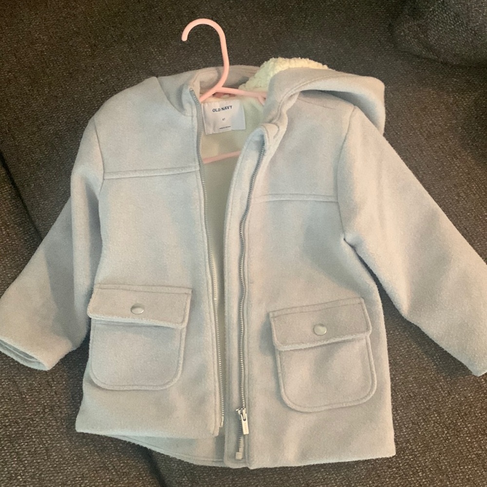 Toddler girls 4T. Only worn a few times.